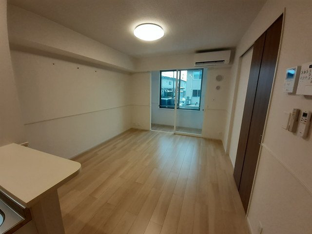 スプリング　ファインⅡの居間・リビング|こちらの居間で趣味の時間をお楽しみください