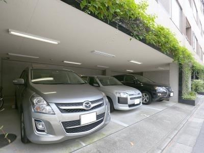【駐車場】
