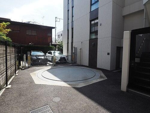 【駐車場】