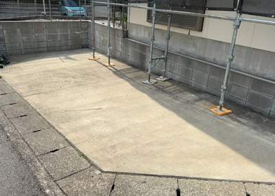 【駐車場】 | 林中古戸建 | 駐車場と明記されていても、最小スペースでつくられた駐車場だと大型車は駐車できなかったり、出入りしにくくなったりする可能性があります。お車のサイズと購入したい物件の駐車場のサイズを現地で確認しましょう。