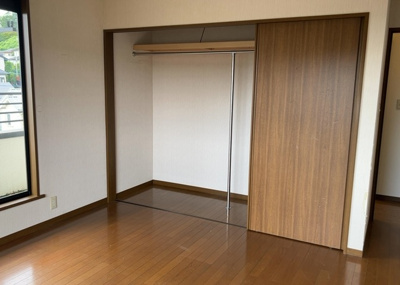 【収納】 | 森の里中古戸建 | 家族構成や住宅環境によって収納の仕方は十人十色！キッチン、リビング、玄関、寝室など、部屋ごとのいろんな収納を使って自慢のお家にしませんか？物件をご内見する際は、収納の場所や数は事前チェックしましょう！