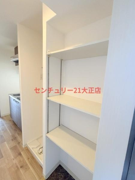大阪市港区市岡元町１丁目の賃貸マンションの玄関
