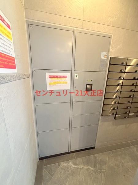 大阪市港区市岡元町１丁目の賃貸マンションのエントランス