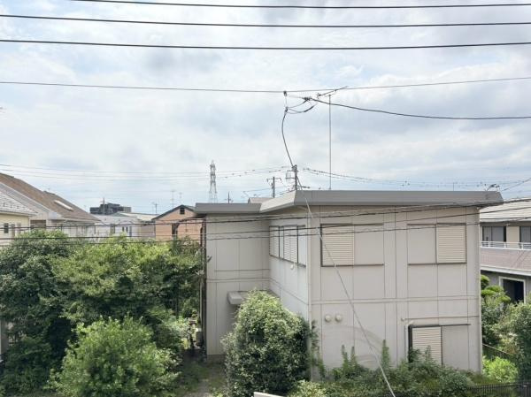 大和市上和田の新築一戸建のその他|現地からの眺望は開放感のある住宅街の風景が広がっています。前方に遮るものが少なく空の広がりを感じることができます。周囲には住宅が並び穏やかな景色が望めます。天気の良い日には青空が印象的です。