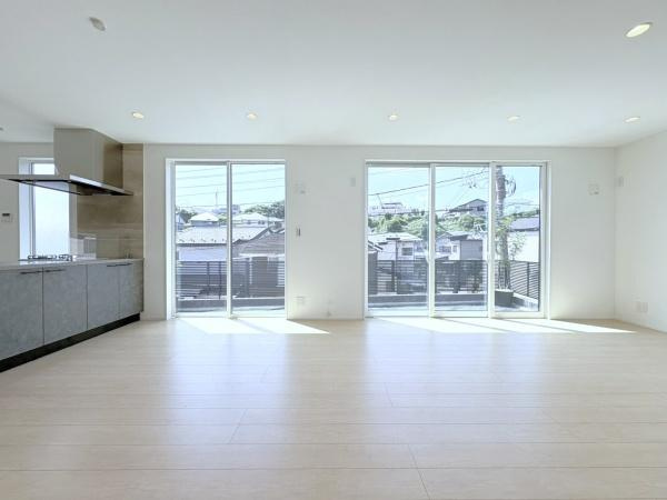 横浜市港北区篠原東２丁目の新築一戸建の居間・リビング