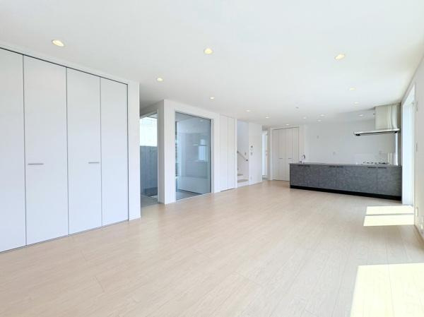 横浜市港北区篠原東２丁目の新築一戸建の居間・リビング