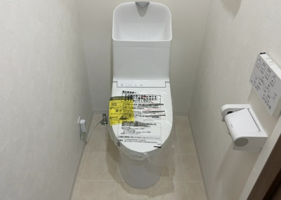 【トイレ】 | プラタスガーデンつきみ野 １０８ | トイレは大きさや形、機能、抗菌性などが異なる多種多彩なタイプが各メーカーから出ています。それぞれに良さがあるため、事前にどういったタイプのトイレがいいのかをご家庭内で決めて、内見に行くといいでしょう。