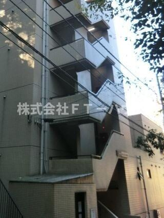 日神パレステージ市川のエントランス