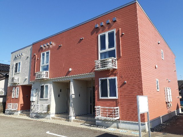 富山市草島のアパート
