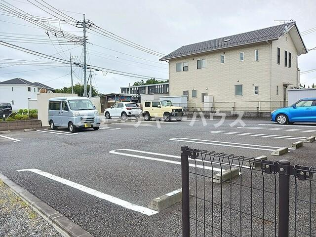 グリエンジュの駐車場