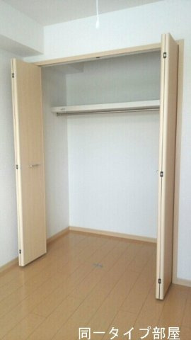 ウエストハウス　Ⅶ　Ｂ棟の収納