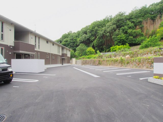 カリアタワーの駐車場