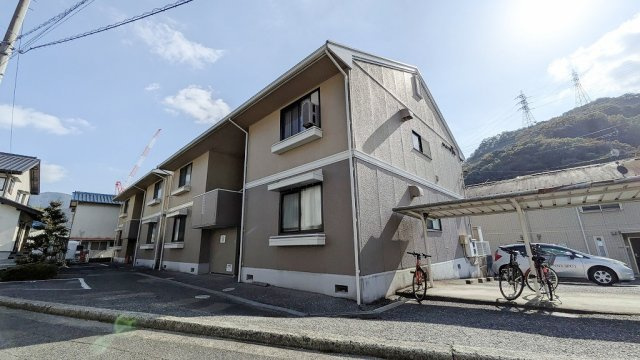 ゼフィランテス　A棟