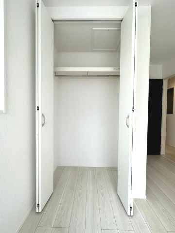 社が丘貸家 １号棟の収納|専用の収納スペースです