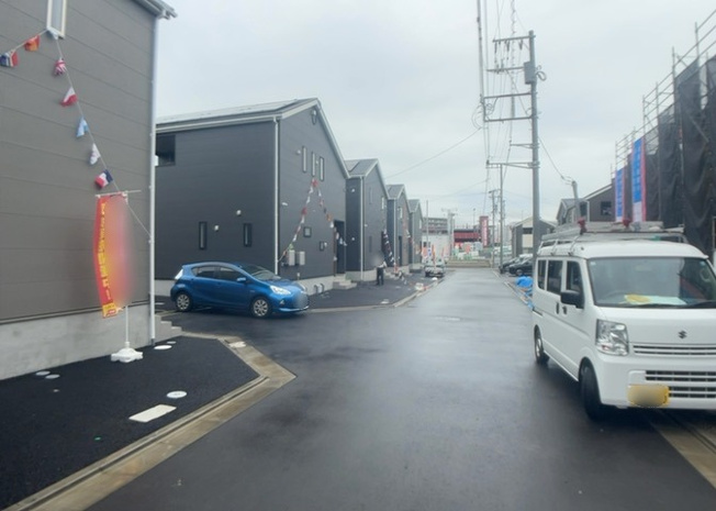 【展望】 | 泉町新築戸建 | 眺望を気にして物件を探す場合、前面に建物が建っていないか現地で確認しましょう！前面に建物があると景色はもちろん、日当たりや風通しにも影響が出てきます。住んだ時のことを想像しながら現地見学をしましょう。