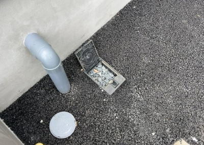 【設備】 | 泉町新築戸建 | 敷地内には、散水栓や立水栓があります。水道水を直接利用できるため、水を運ぶ手間を省くことが出来ます。大量の水を必要とする洗車作業や清掃などに役立ちます。その他設備とあわせて、現地でご確認ください。