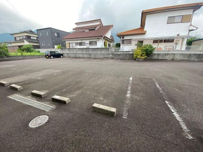 パストラル　Ｍの駐車場
