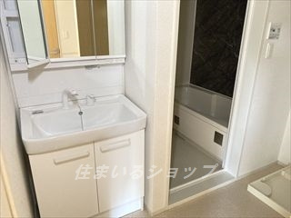 ルタンＳ　Ⅰの洗面所|三面鏡付きシャンプードレッサー