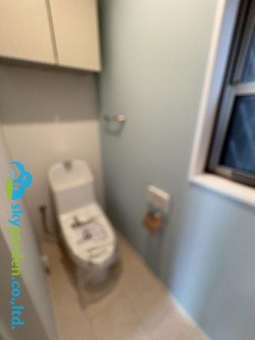 藤沢市白旗４丁目　中古戸建のトイレ|落ち着いた色調のトイレです