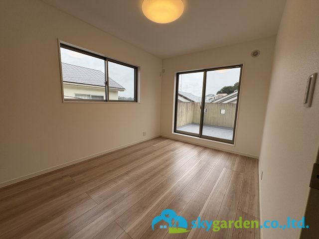 藤沢市白旗４丁目　中古戸建の洋室|個人の部屋や寝室として使える洋室です