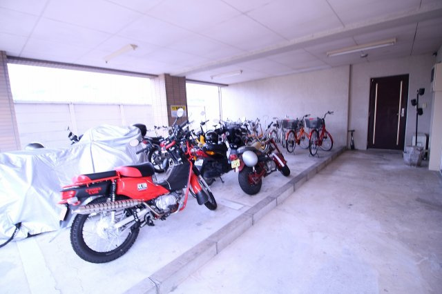 タワーレジデンシア鹿沼のその他共用部分|駐車場＆バイク置き場