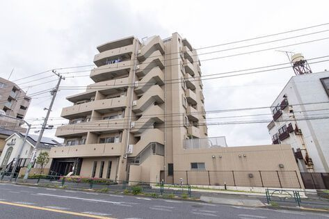 ゼファー明大前クローチェの外観