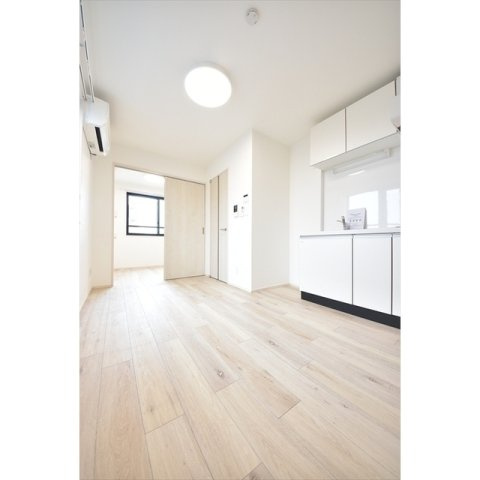 CASA PIAZZA 新蒲田の内装|明るい色調の室内です