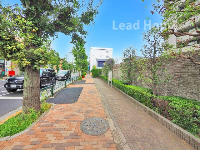 【その他】 | ルフォン世田谷 | 前面歩道部分