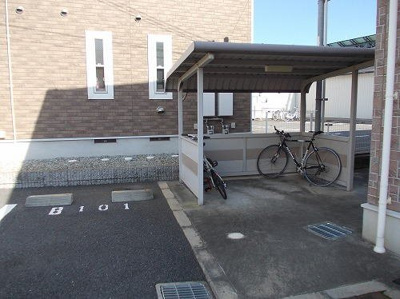 【駐車場】 | レーヴフロンスＡ | 駐車場があるので、車を買う予定の方も安心です