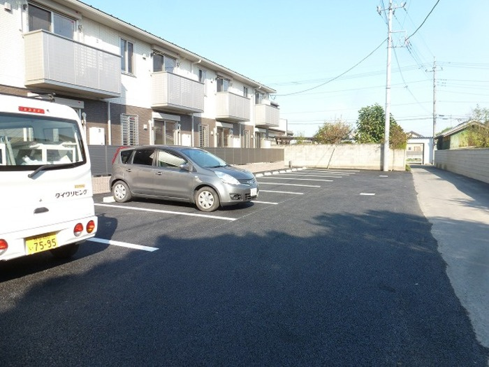 グランコートカルハマの駐車場