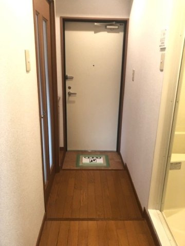 コンフォート　橋本の玄関