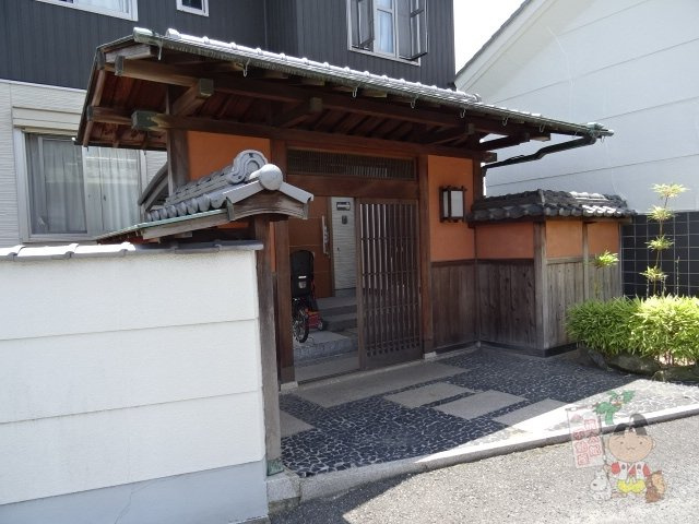 ブランドール山崎壱番館のエントランス