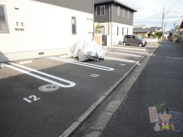 ブランドール山崎壱番館の駐車場