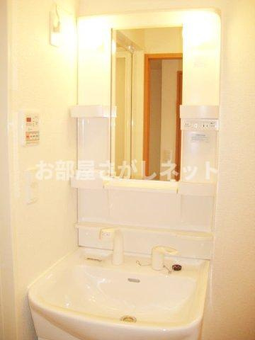 ノーブル・コーケ・横浜【おとり物件なし】#学生・社会人にオススメ！初期費用分割払いOK！の独立洗面台