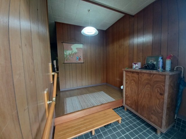 宇土市立岡町の中古一戸建の玄関