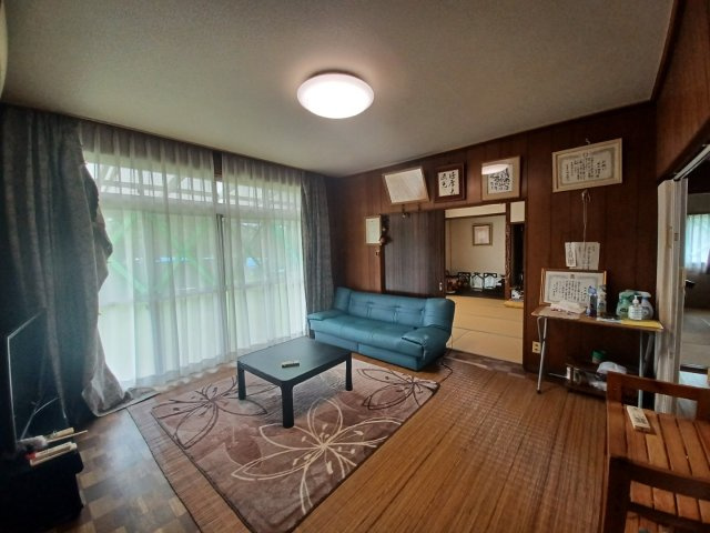 宇土市立岡町の中古一戸建の洋室|８帖
