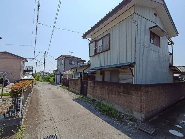 高崎市下豊岡町売土地の前面道路含む現地写真