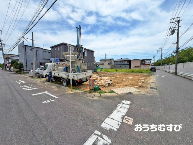 小牧市東第5(全2棟)の前面道路含む現地写真