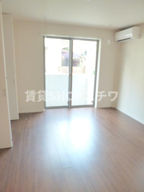 シェモアⅡの寝室|☆1フロア2住戸☆全室角部屋構造です☆