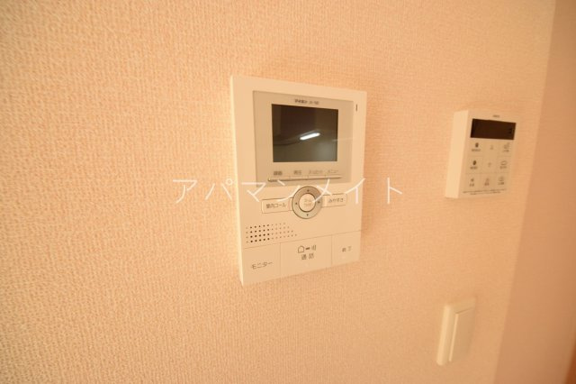 【セキュリティ】 | ロイヤルクレストⅢ | テレビモニター付インターホンになります