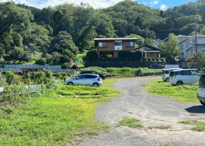 【外観】 | 中野売地 | 土地の前の道路に消火栓が設置されていることがあります。この場合、道路交通法第45条第1項により、駐車禁止の場所が指定されています。そのため、車庫などの駐車スペースをつくることができない場合があります。