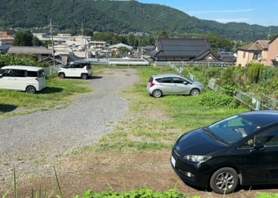 【外観】 | 中野売地 | 現地に行くなら、物件の周囲の地形がどうなっているかを見ることも大切です。周辺より低くなっている土地では、大雨などで水が集まりやすいため、地盤が弱くなっているということも考えられるため、注意が必要です。