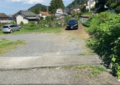 【外観】 | 中野売地 | 土地購入を検討されている場合、境界杭がない状態で購入してしまうと境界確定測量をする必要があり、費用がかかります。購入の前に、売主、隣土地所有者立ち合いのもと境界を確定し境界杭を設置するのがベストです。