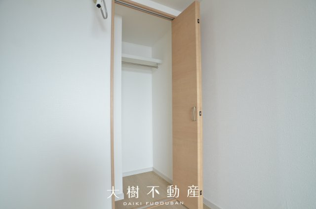 【洋室】 | ダイアパレス海老名　11階　3LDKリフォーム済み【仲介手数料無料】 | 洋室2（5.5帖）クローゼット