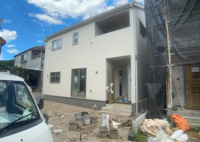 【防犯設備】 | 宮下町新築戸建 | 当然のことではありますが、オートロックやセンサーライト、ホームセキュリティーなどの防犯設備があれば、小さいお子様がいるご家庭も安心ですよね！まず物件購入の際は、防犯設備もチェックするようにしましょう。