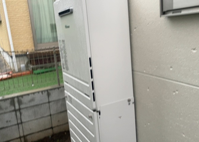 【発電・温水設備】 | 宮下町新築戸建 | 家計と環境に優しい太陽光発電システムを搭載。自家発電した電気を利用することで毎月の光熱費を削減できます。さらに省エネ給湯器も完備しており、お湯の残量を気にせず効率よく経済的にご使用いただけます。