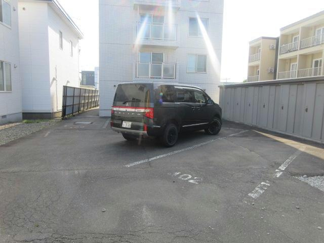 アビタプレイスの駐車場