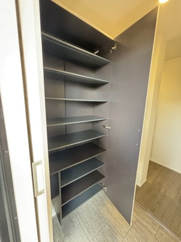 Ｋｏａひばりヶ丘の玄関