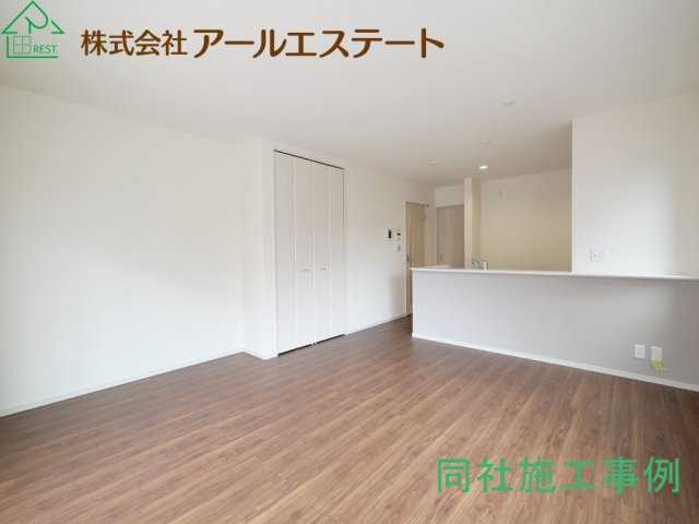 加古川市新神野8丁目6期　　加古川線「神野駅」徒歩10分の居間・リビング|同社施工事例