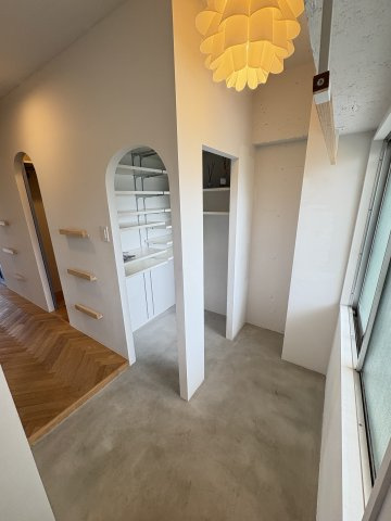 マンション東陽町の玄関|収納もある玄関です